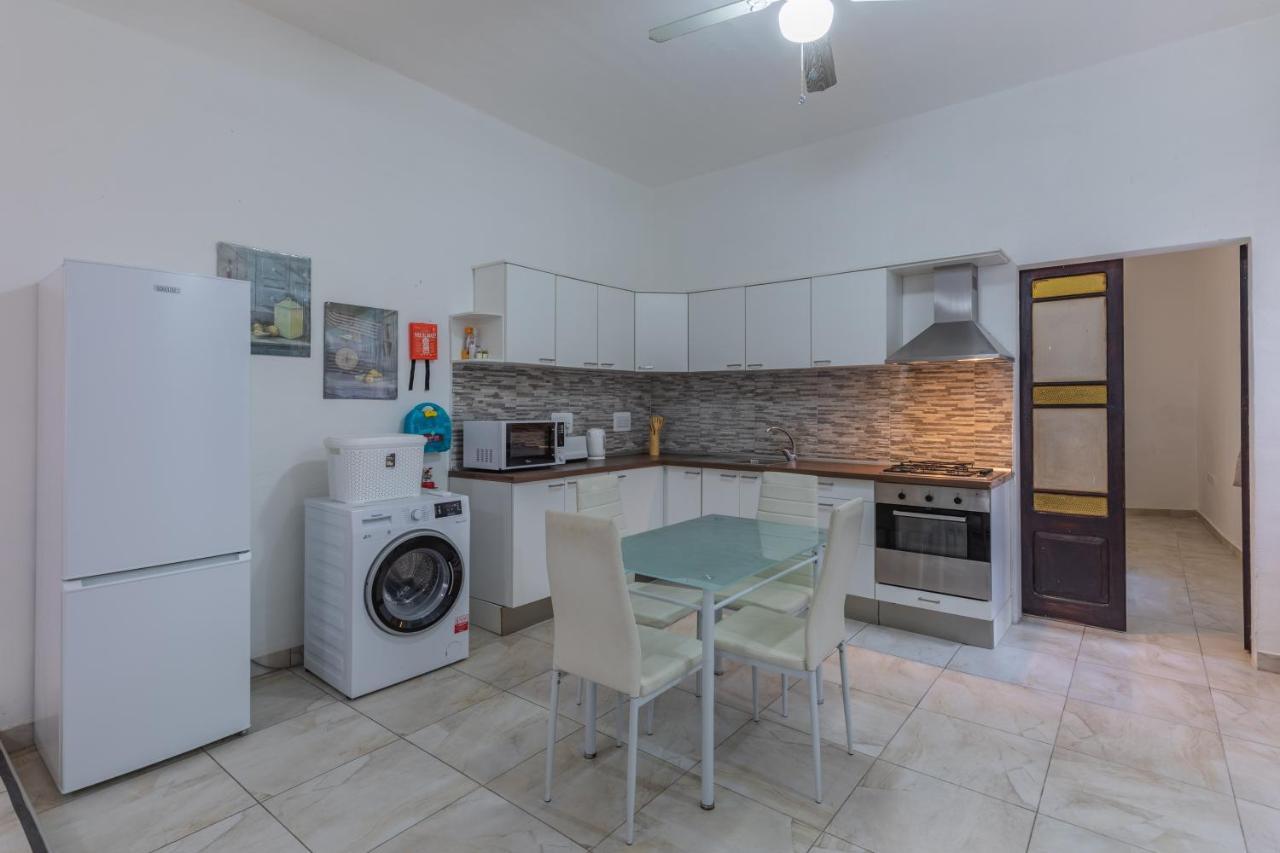Bormla - Comfortable Two Bedroom Apartment Cospicua Zewnętrze zdjęcie